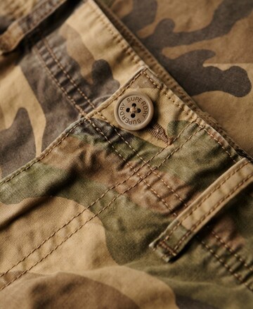 Regular Pantalon cargo Superdry en marron