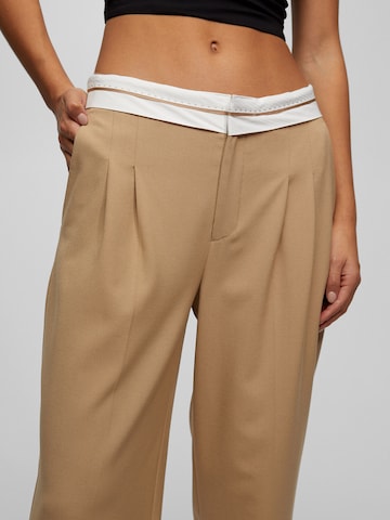 Pull&Bear Regular Pleat-Front Pants in Brown