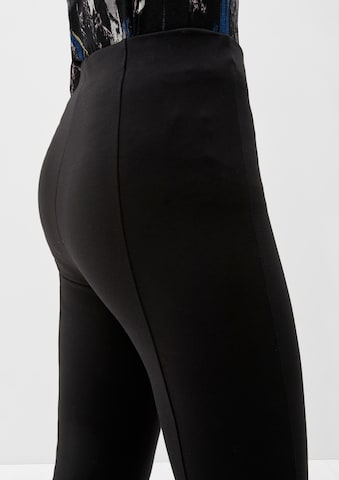 s.Oliver Flared Leggings in Schwarz