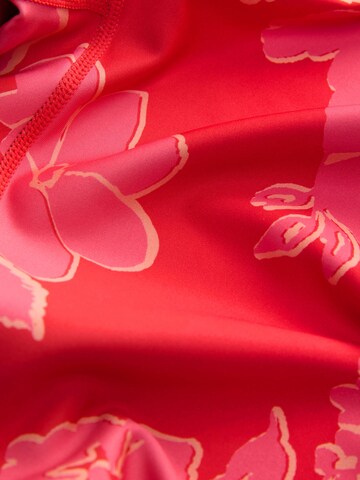 Next Kitsas Retuusid, värv punane