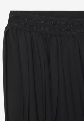 LASCANA Skirt in Black