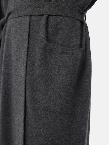 GOBI Cashmere Bademantel lang‌‌‌ in Grau