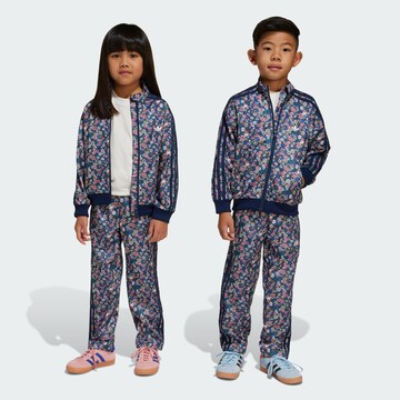 ADIDAS ORIGINALS Joggingpak 'Adidas Originals x Liberty London Firebird' in Blauw: voorkant