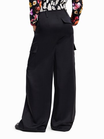 Desigual Loose fit Cargo Pants 'Thelma-Lacroix' in Black