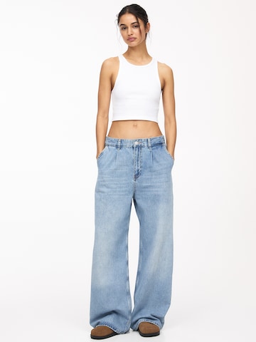 Pull&Bear Wide Leg Plisserte jeans i blå