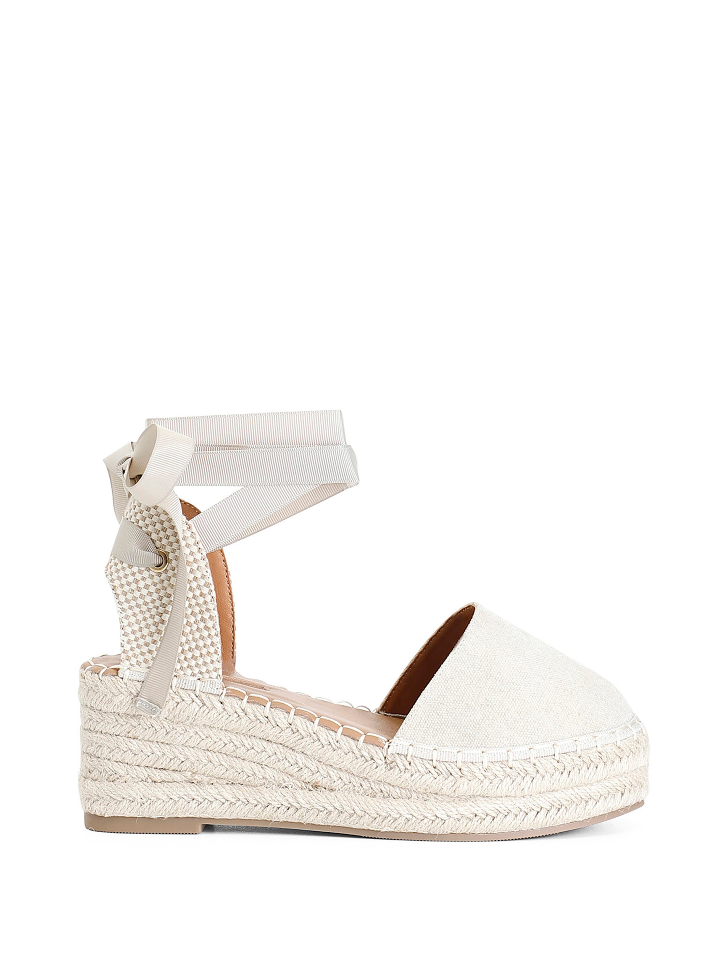 Sandalo di CAFè NOIR in beige