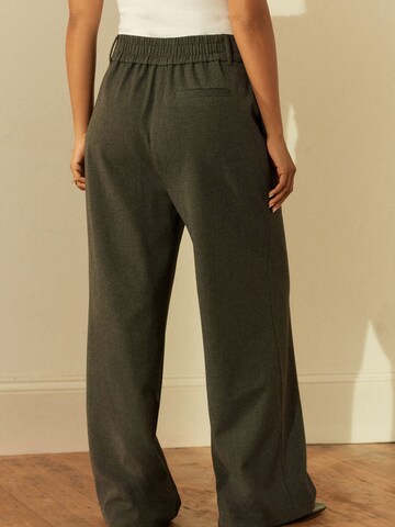 Next Wide Leg Hose in Grau