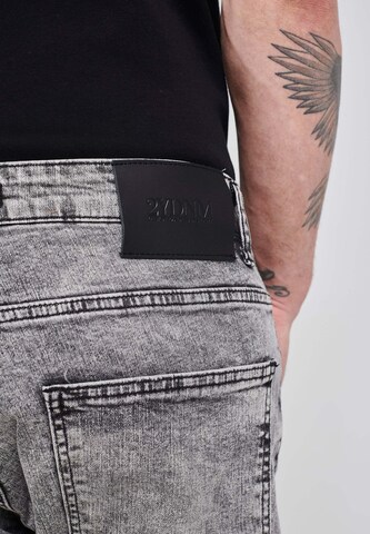 2Y Premium Regular Shorts in Grau