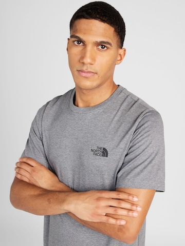 THE NORTH FACE T-Shirt in Grau