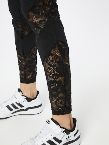 Urban Classics Skinny Leggings in Schwarz