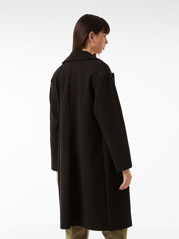 Bershka Mantel in Schwarz