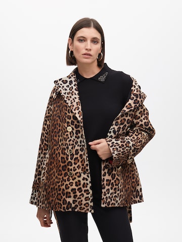 Manteau mi-saison Lola Casademunt en marron : devant