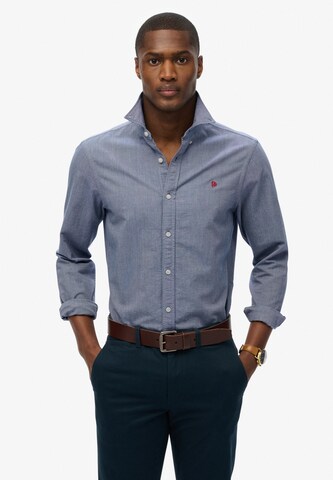 Coupe regular Chemise Superdry en bleu : devant