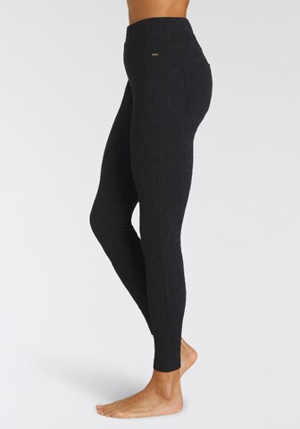 LASCANA Skinny Leggings in Black