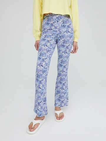 EDITED Flared Pants 'Benni' in Blue: front