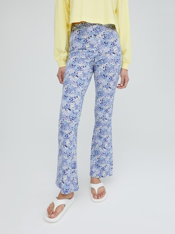 EDITED Flared Pants 'Benni' in Blue: front
