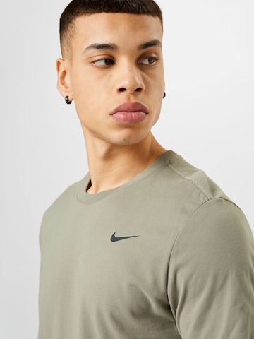 NIKE Regular fit Functioneel shirt in Groen