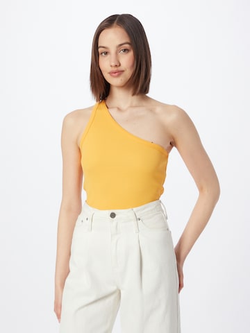 Gestuz Top in Yellow: front