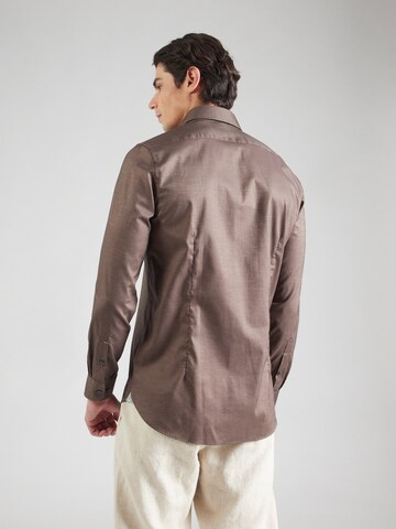 Michael Kors Regular fit Риза в кафяво: отзад