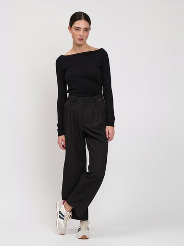 Influencer Sweater in Black