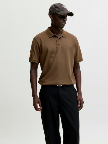 T-Shirt 'JJEAustin' JACK & JONES en marron : devant
