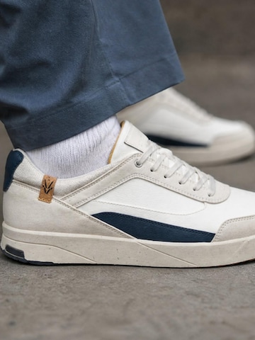 SAOLA Lace-up shoe 'Quito M White Navy' in White