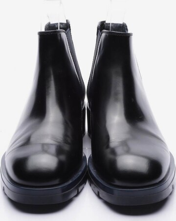 Tod's Dress Boots in 37 in Black