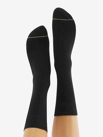 CHEERIO* Socks 'Herringbone Homie' in Black: front