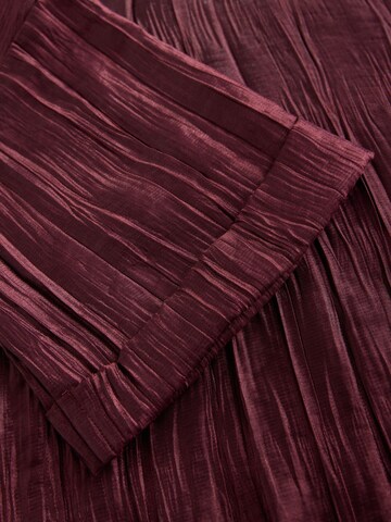 Next Paita värissä punainen