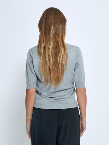 Pull-over 'Milla' minus en gris