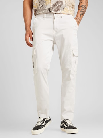 GUESS Regular Cargo Pants 'LONTA CLASSIC' in White: front