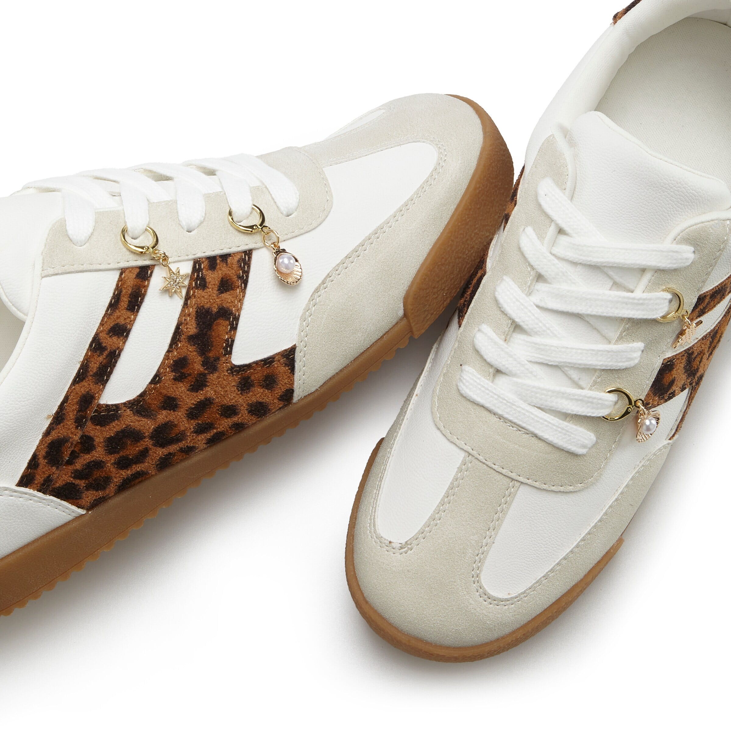 LASCANA Σνίκερ χαμηλό σε λευκό