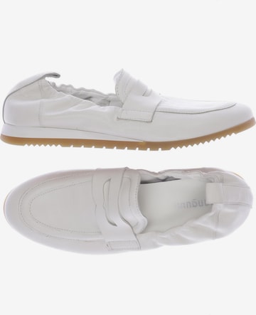 Manguun Flats & Loafers in 38 in White: front
