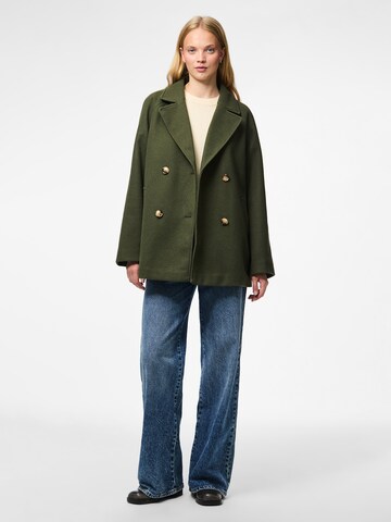 Manteau mi-saison 'PCMARBEL' PIECES en vert