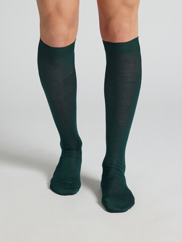 IUMAN Intimissimi Socks in Green: front