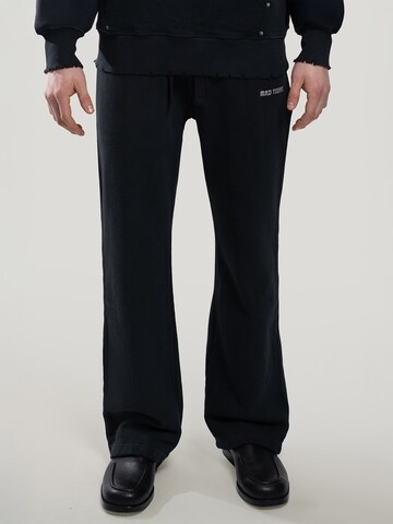 Wide leg Pantaloni di MAD TIGERS in nero: frontale
