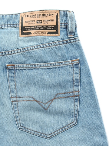 Regular Jean 'MARKEE R68DJ' DIESEL en bleu