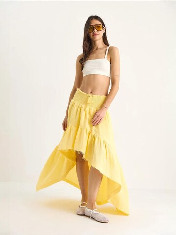 Bianco Lucci - Saia em amarelo: frente
