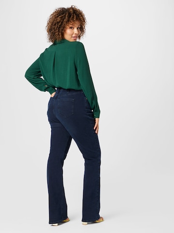 River Island Plus Flared Jeans i blå