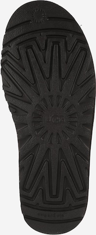 UGG - Botas chukka 'Neumel' em castanho