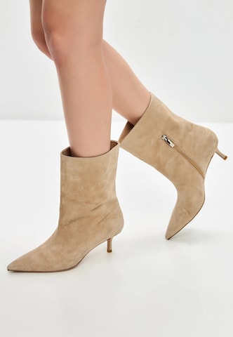 CESARE GASPARI Stiefelette in Beige