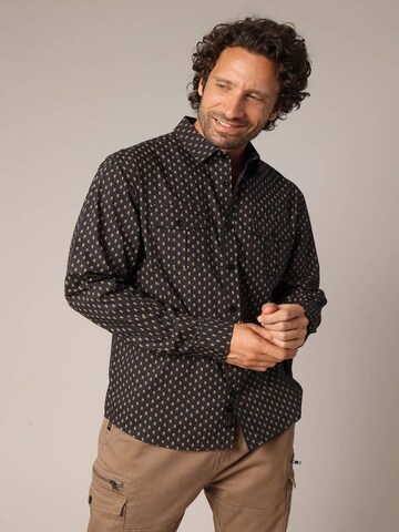 Coupe regular Chemise 'Lathi' Deeluxe en noir : devant