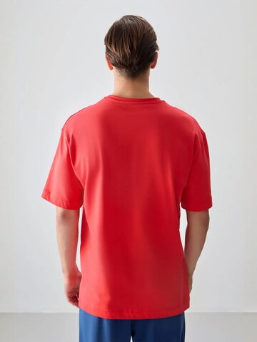 Tommy Life Shirt in Red