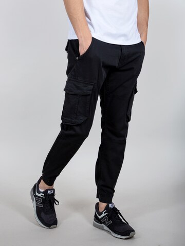 ALPHA INDUSTRIES Tapered Cargo Pants in Black