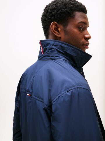 TOMMY HILFIGER Демисезонная куртка в Синий