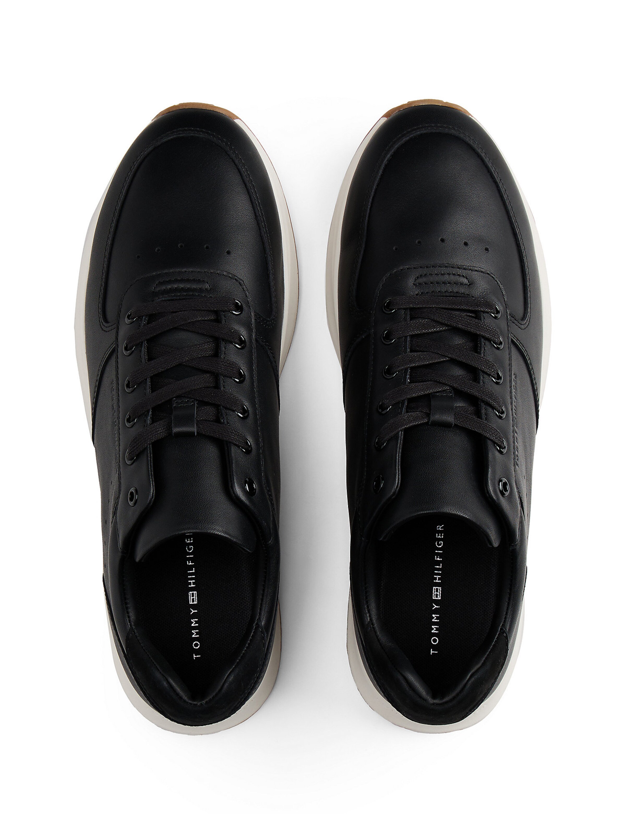 TOMMY HILFIGER Sneaker in Schwarz