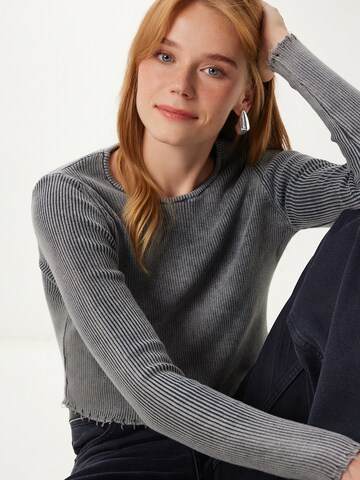 Happiness İstanbul Pullover i grå