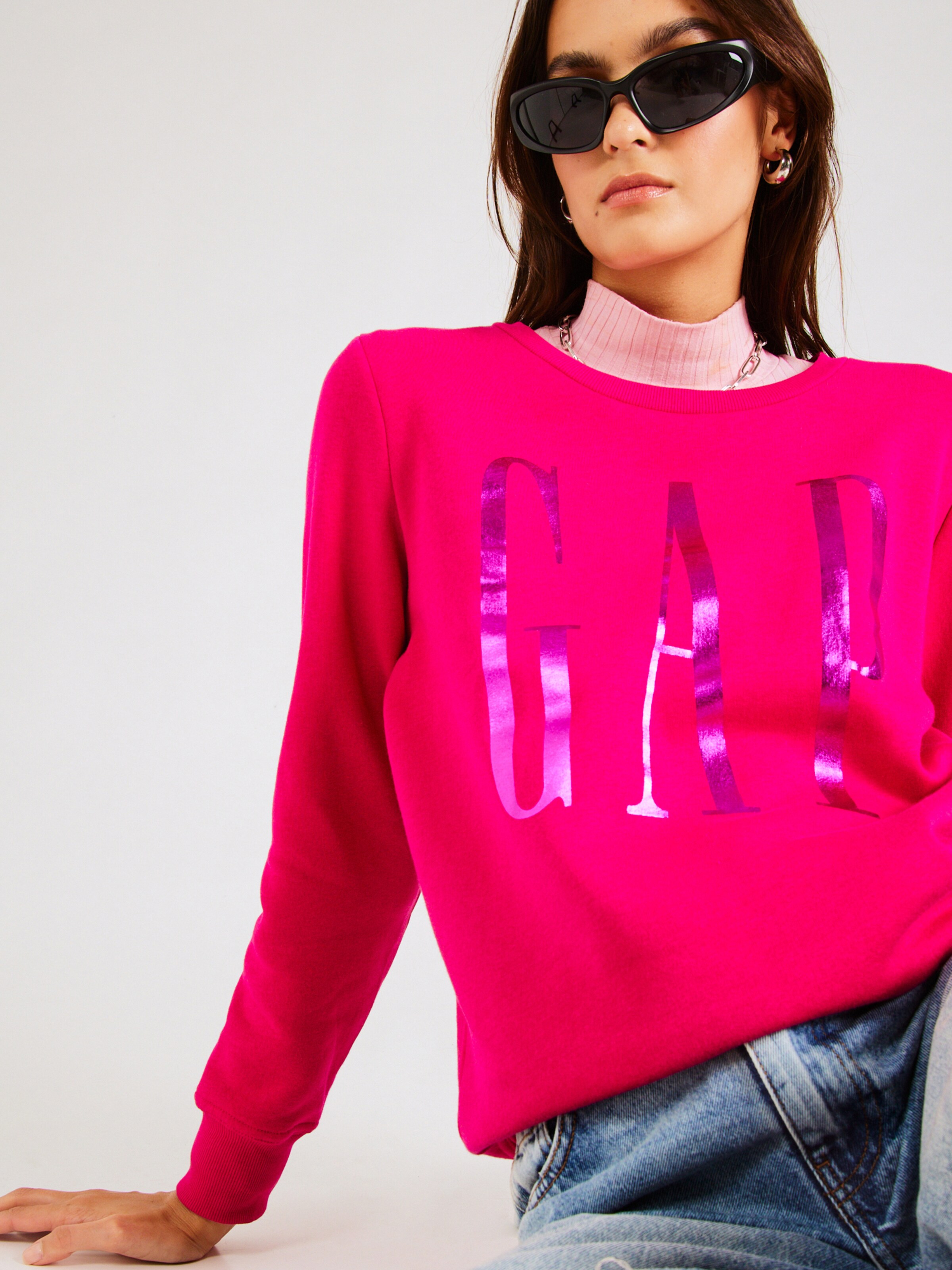 GAP Sweatshirt in Red Violet ABOUT YOU