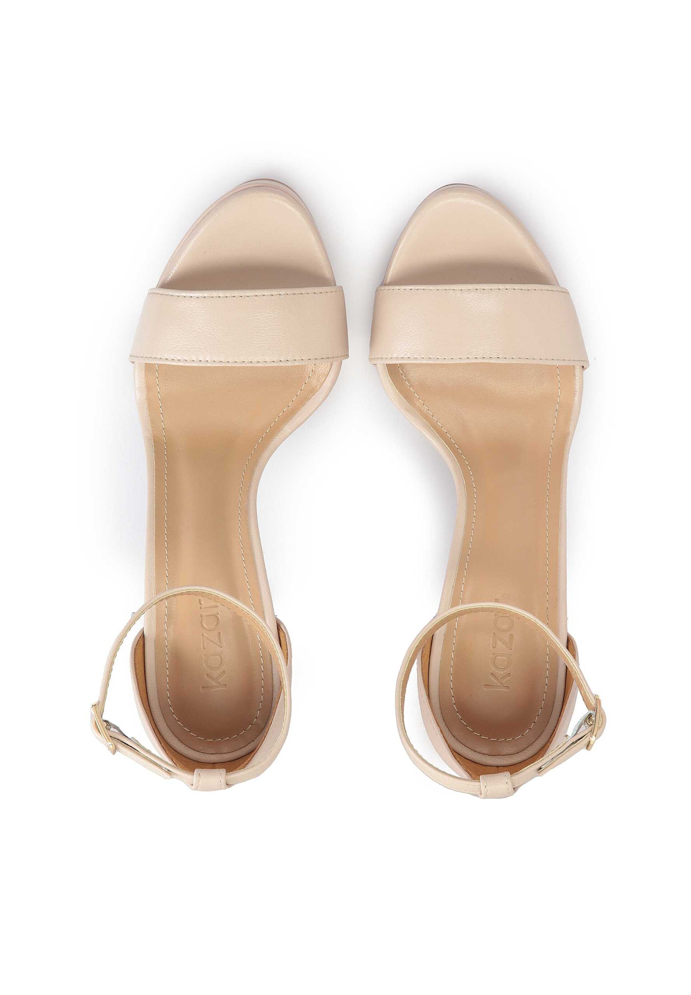 Sandale cu baretă de la Kazar pe bej