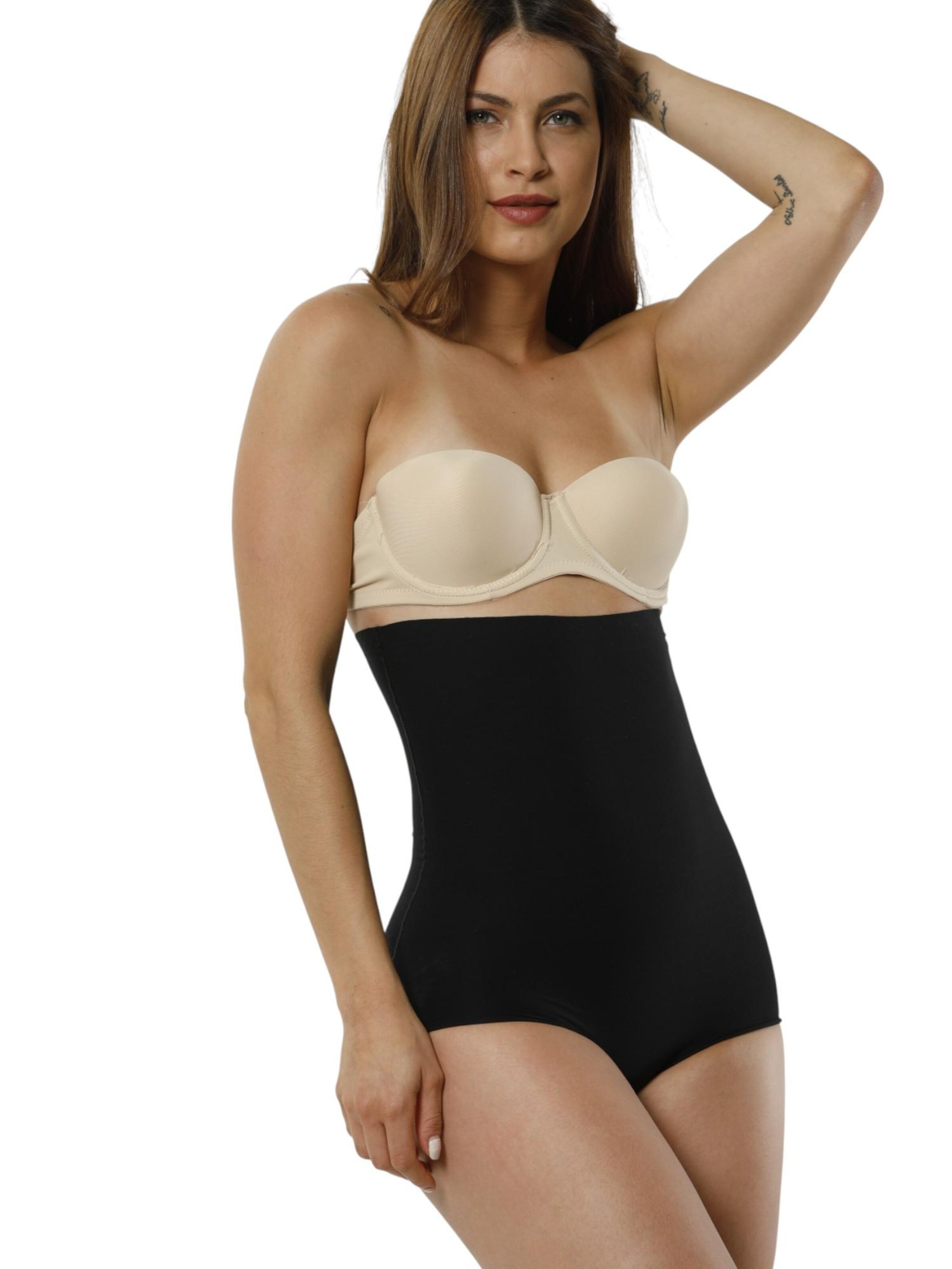 Slip scultant 'LaserShape' fashionshowcase en noir